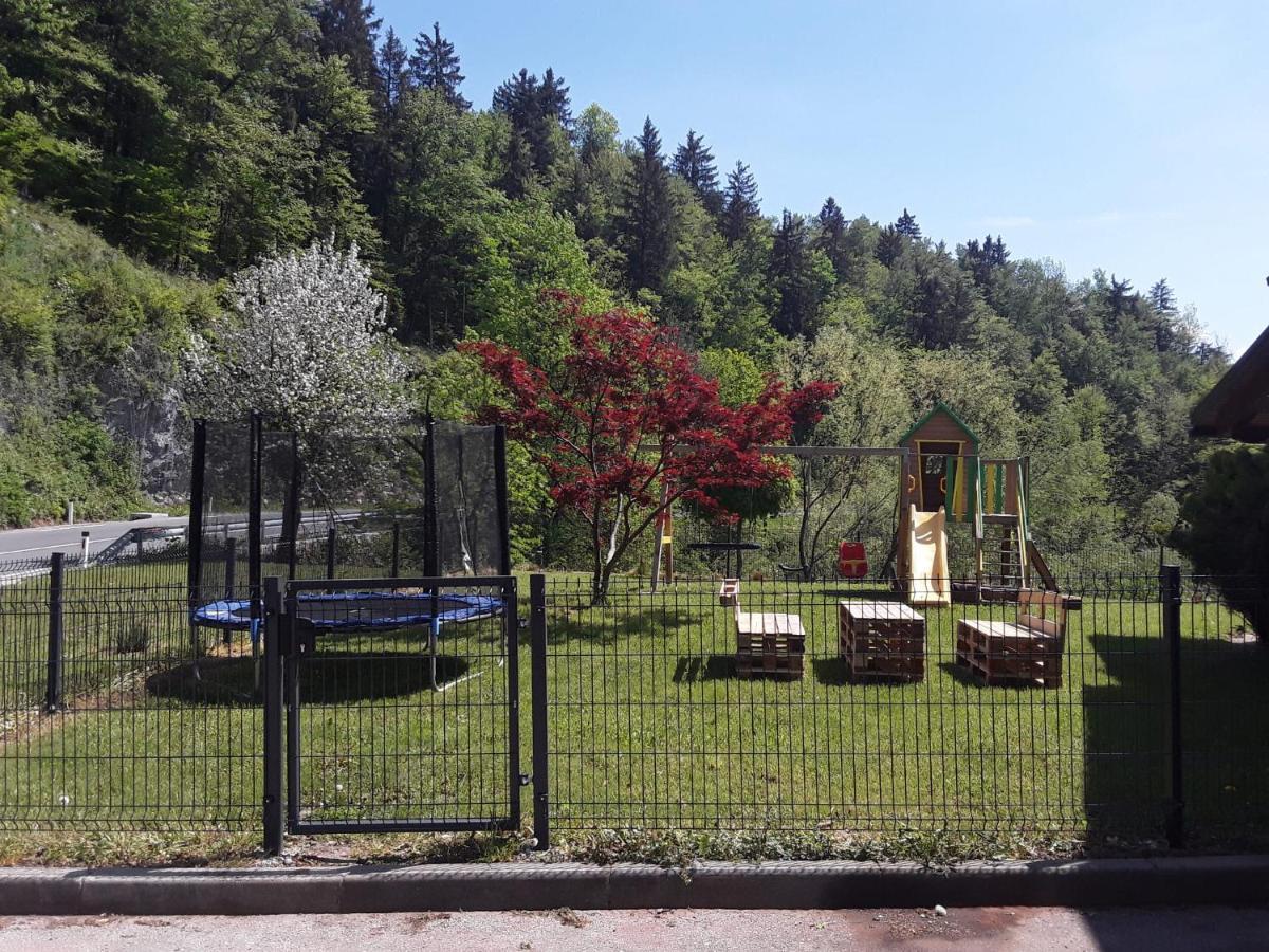 Apartmaji Tisa In Zana