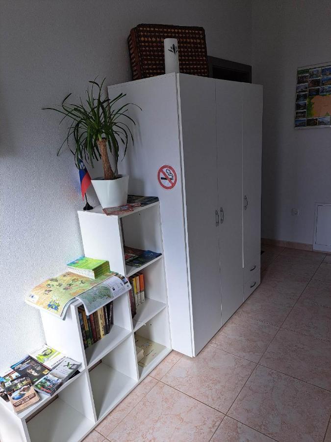 Apartmaji Tisa In Zana Rovte